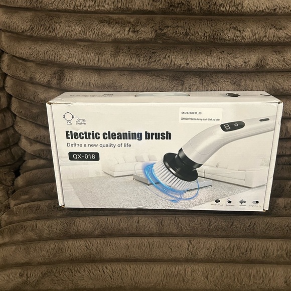Electric Cleaning Brush with Blue Bristles - Picture 1 of 1